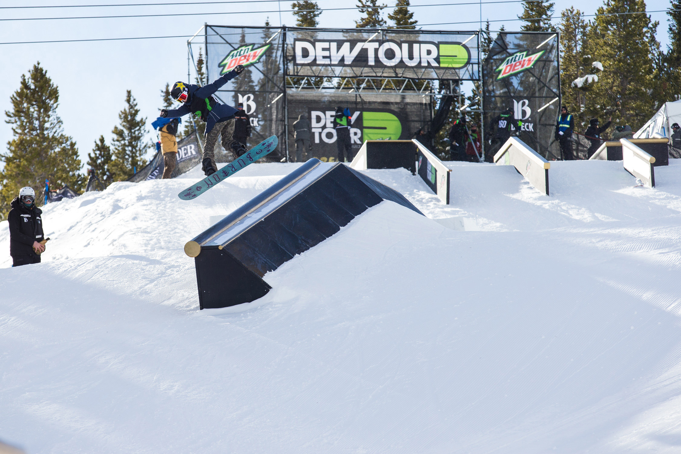 Hailey_langland_dew_tour_breck_womens_snb_slope_jib_kanights_01