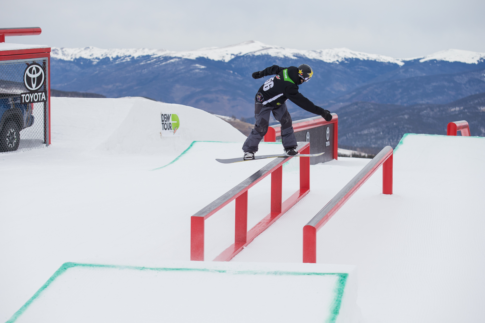 Tyler_nicholson_mens_snowboard_slopestyle_final_dew_tour_breckenridge_kanights_01