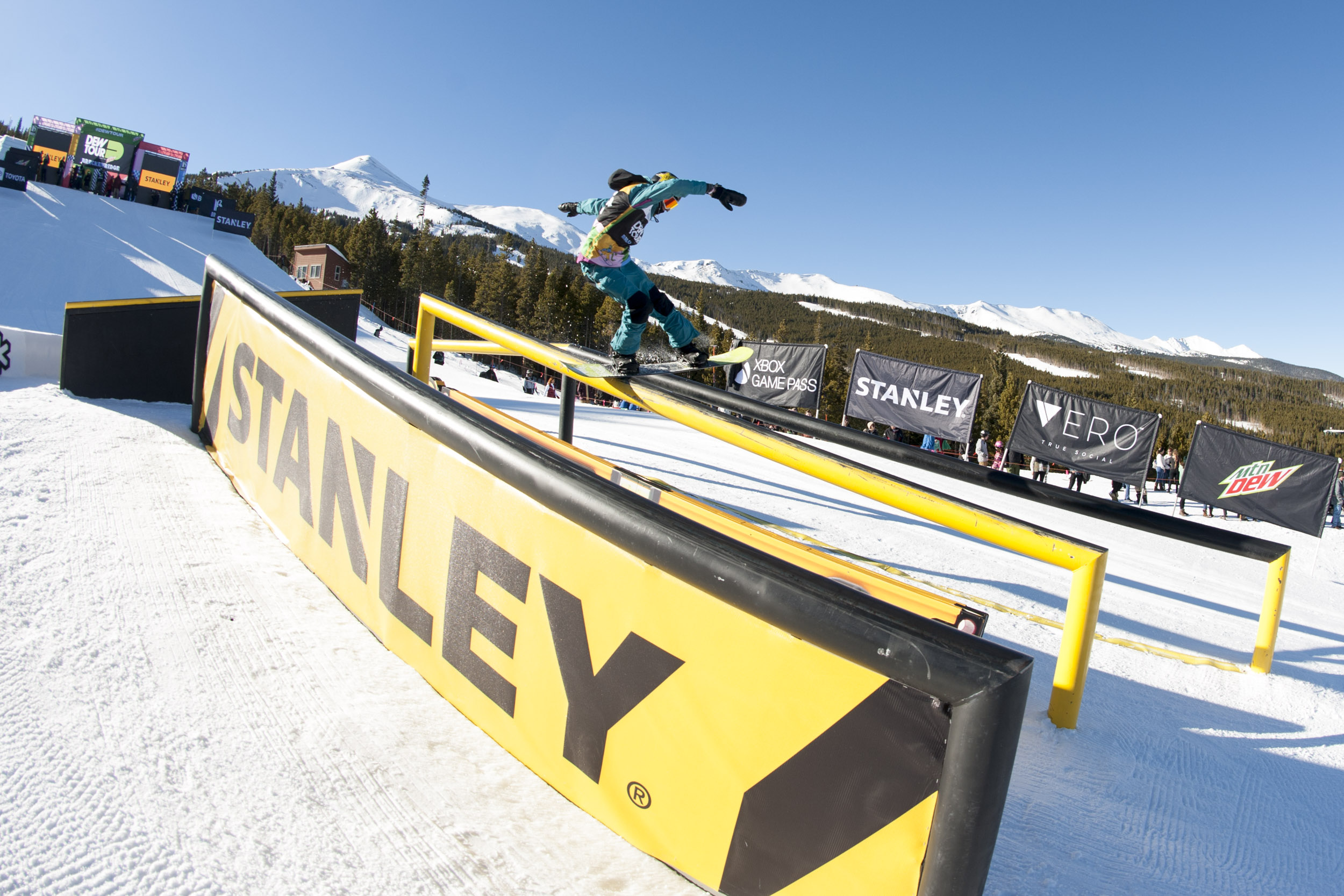 Mikey_Ciccarelli_Mens_Slopestyle_Pipe_Dew_Tour_Breck_Clavin22